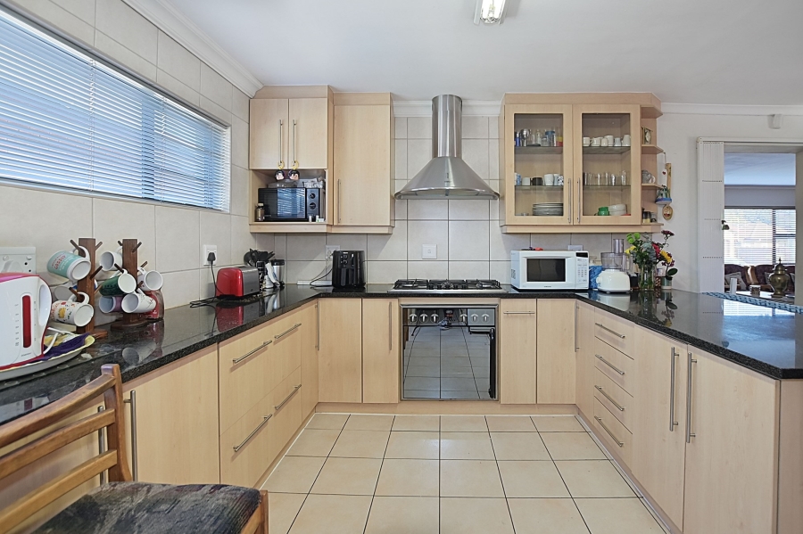 4 Bedroom Property for Sale in Welgelegen 3 Western Cape
